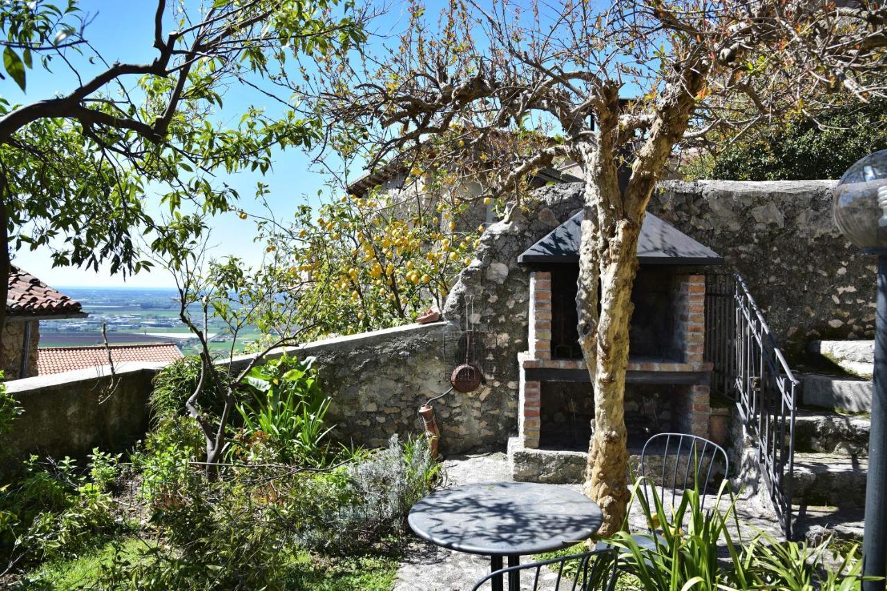 Вилла Il Giardino Di Adele Сермонета Экстерьер фото